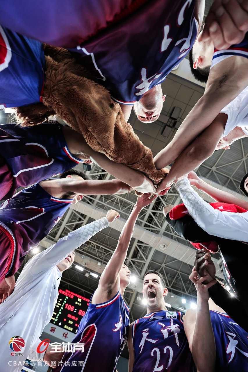 环境刺激！全力以赴决胜运动员展技艺的简单介绍