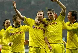 包含多特蒙德队员精神抖擞，全力以赴备战的词条