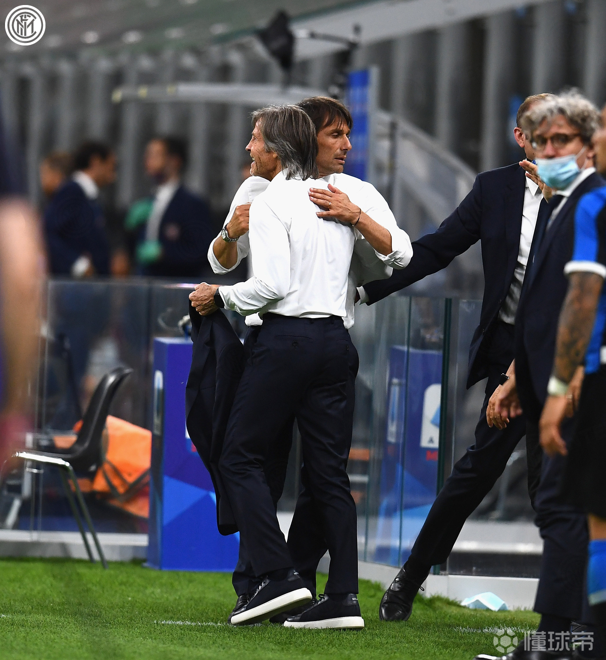 包含巴塞罗那防线固若金汤，势不可挡！的词条