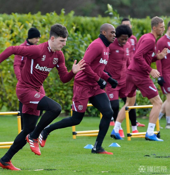 包含绿衫军战士备战下一场比赛，积极备战的词条