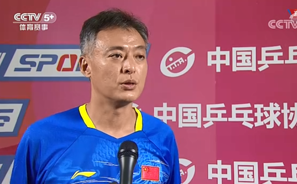 法尔肯主教练因言论惹争议，球员们需集中精神备战的简单介绍