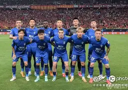 中超球员实力尽显,球场风云赛事争先的简单介绍 中超球员实力尽显,球场风云赛事争先的简单介绍