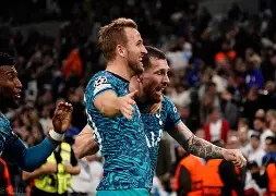 包含爱沙尼亚客场逆转白俄罗斯，出线机会微增的词条