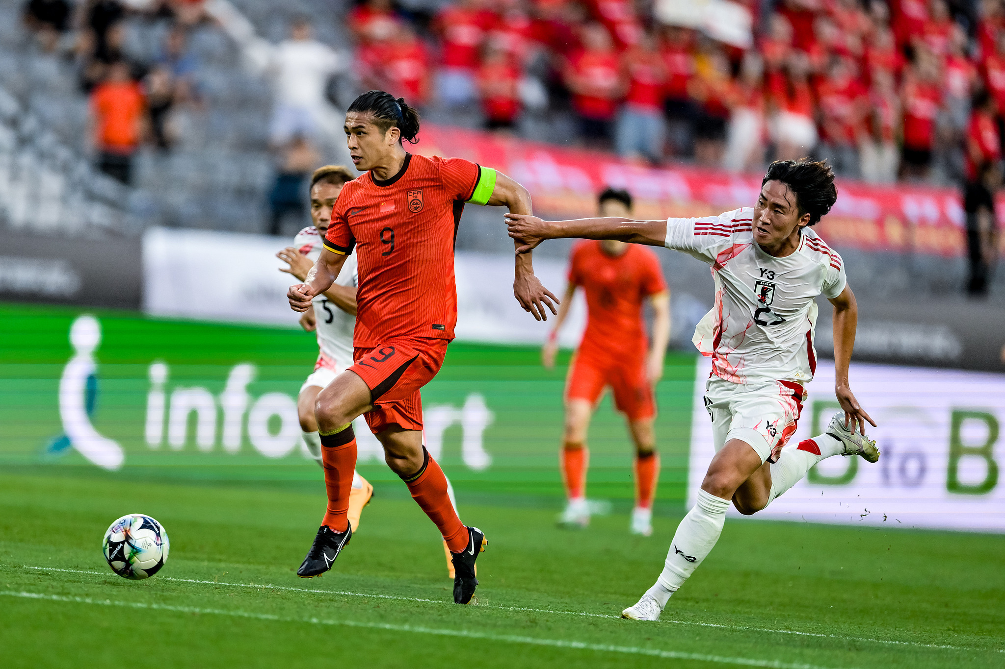 日本球员在德甲比赛中获得关键进球的简单介绍