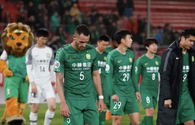 包含青岛黄海客场失利，积分榜逐渐下滑的词条